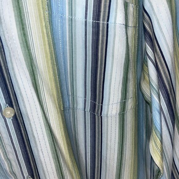 Tommy Bahama button-down shirt - Picture 5 of 5